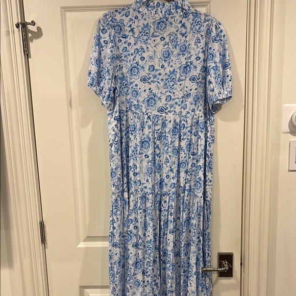 Crown & ivy Floral Blue Dress - Picture 4 of 4